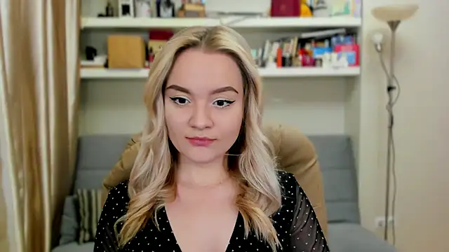 Snapshot of Kara_Smith_ chatting on September 13, 9:47 pm Kara Smith online show from September 13, 9:47 pm