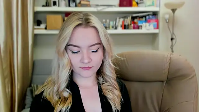 Snapshot of Kara_Smith_ chatting on September 17, 11:06 pm Kara Smith online show from September 17, 11:06 pm