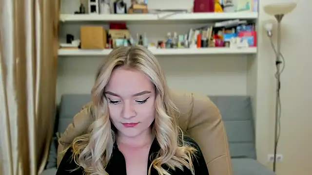 Snapshot of Kara_Smith_ chatting on October 4, 10:41 pm Kara Smith online show from October 4, 10:41 pm