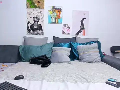 Snapshot of FindomGoddess1 chatting on September 16, 4:19 pm FindomGoddess1 online show from September 16, 4:19 pm