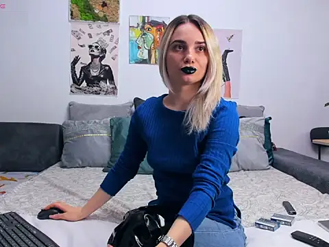 Snapshot of FindomGoddess1 chatting on September 18, 7:05 pm FindomGoddess1 online show from September 18, 7:05 pm