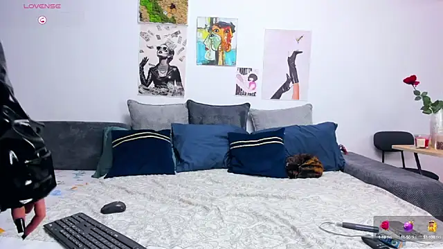 Snapshot of FindomGoddess1 chatting on October 15, 8:20 pm FindomGoddess1 online show from October 15, 8:20 pm