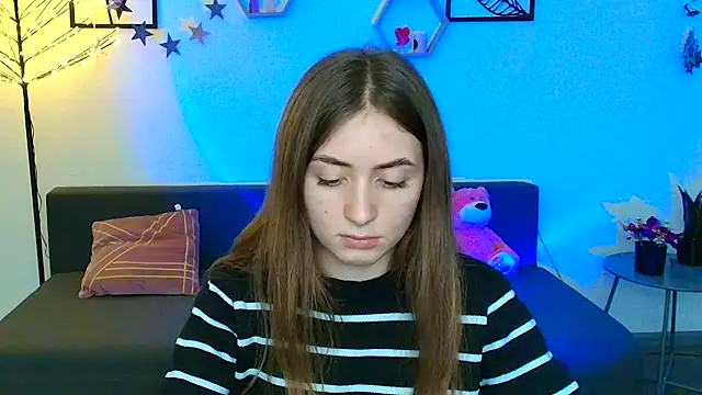 Snapshot of LilyHaart chatting on March 12, 5:17 pm LilyHaart online show from March 12, 5:17 pm