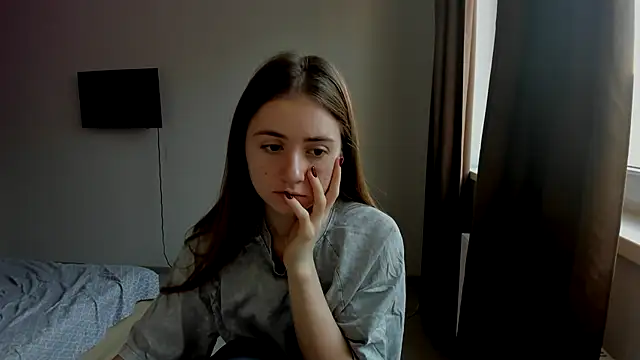 Snapshot of LilyHaart chatting on November 12, 5:19 am LilyHaart online show from November 12, 5:19 am