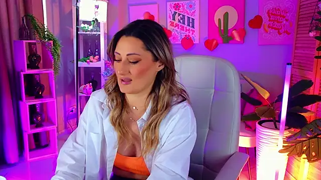 SarahAlluring online show from March 15, 12:11 pm