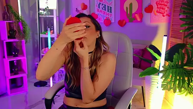 SarahAlluring online show from March 22, 1:03 pm