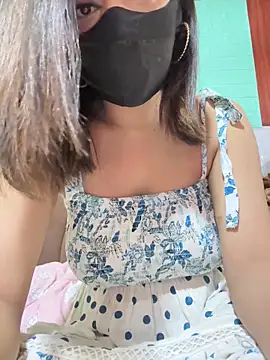 Snapshot of lustyindiancouple chatting on October 4, 3:43 pm lustyindiancouple online show from October 4, 3:43 pm