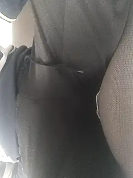 Snapshot of gui67675 chatting on October 17, 1:35 pm gui67675 online show from October 17, 1:35 pm