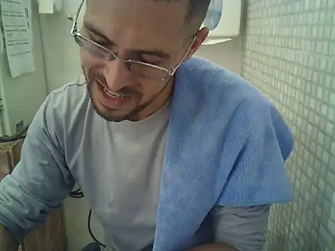 Snapshot of pdasgyn chatting on September 11, 1:55 pm pdasgyn online show from September 11, 1:55 pm