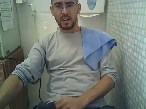 Snapshot of pdasgyn chatting on September 12, 12:16 pm pdasgyn online show from September 12, 12:16 pm