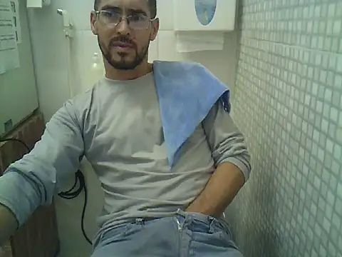 Snapshot of pdasgyn chatting on September 18, 4:53 pm pdasgyn online show from September 18, 4:53 pm