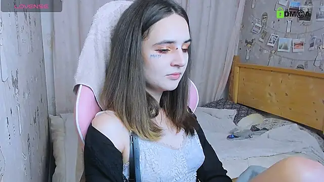 Elaine Hard online show from November 20, 10:20 pm