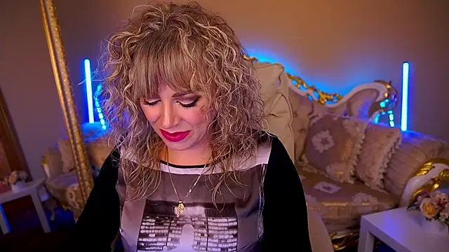 Snapshot of CandyLadyyy chatting on September 25, 8:23 pm CandyLadyyy online show from September 25, 8:23 pm