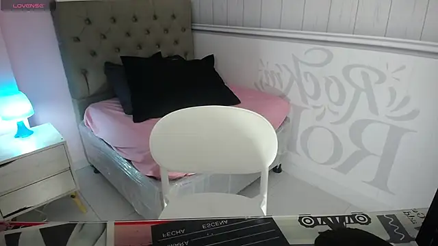 Snapshot of Tania_Duque chatting on March 20, 1:26 pm Tania Duque online show from March 20, 1:26 pm