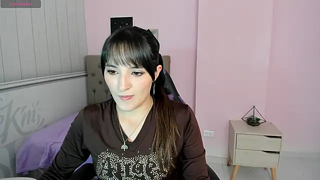 Snapshot of Tania_Duque chatting on November 8, 2:17 pm Tania Duque online show from November 8, 2:17 pm