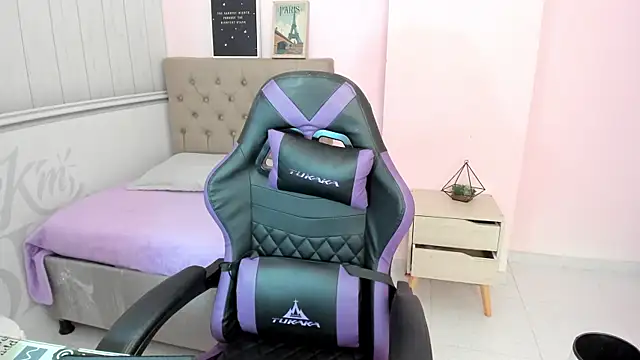 Snapshot of Tania_Duque chatting on November 13, 3:22 pm Tania Duque online show from November 13, 3:22 pm