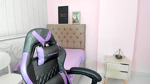 Snapshot of Tania_Duque chatting on November 20, 3:01 pm Tania Duque online show from November 20, 3:01 pm