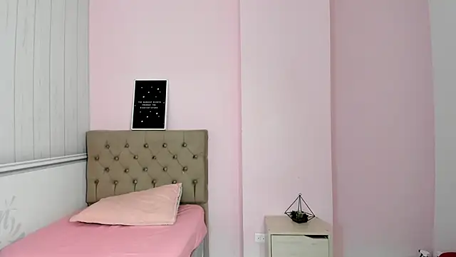 Snapshot of Tania_Duque chatting on November 24, 1:33 pm Tania Duque online show from November 24, 1:33 pm