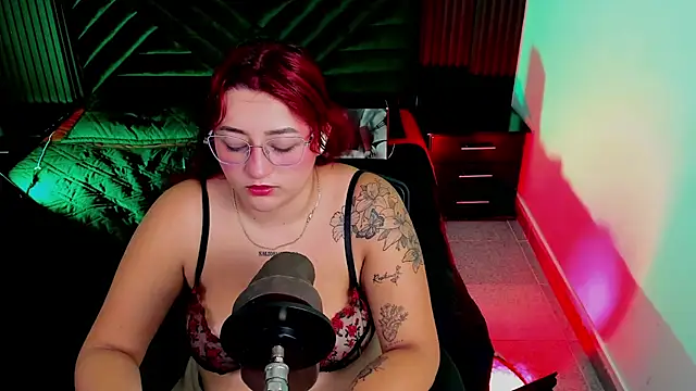 airamclair online show from November 25, 8:42 pm