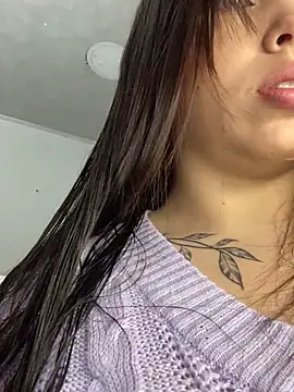 Snapshot of LunaCandy_ chatting on November 21, 10:03 am LunaCandy online show from November 21, 10:03 am