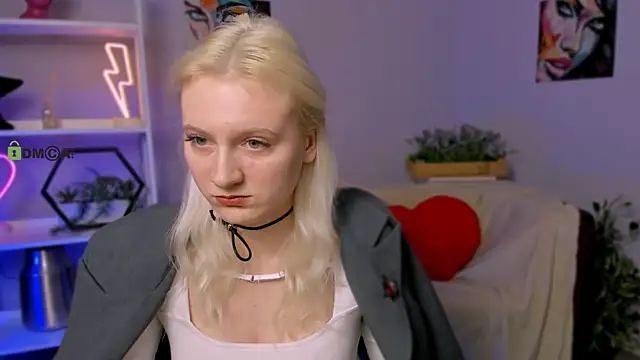 Snapshot of madam_uliis chatting on March 18, 9:20 am madam uliis online show from March 18, 9:20 am