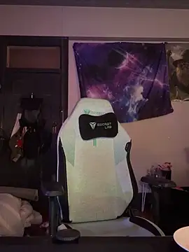 Snapshot of twink69Finger chatting on September 22, 3:58 pm twink69Finger online show from September 22, 3:58 pm