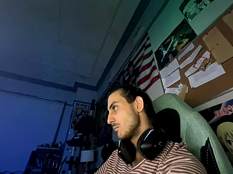 Snapshot of twink69Finger chatting on October 29, 12:07 pm twink69Finger online show from October 29, 12:07 pm