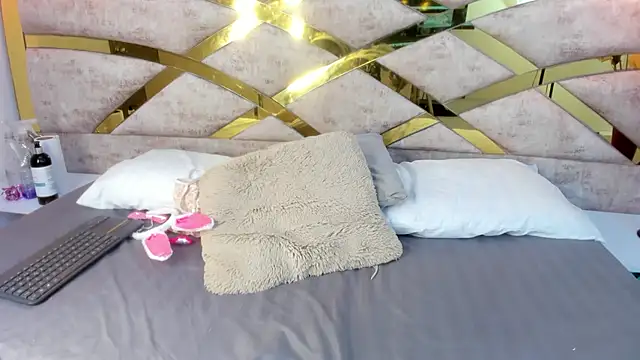 Sofiia Rossee  online show from October 8, 7:55 pm