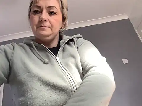 GoldenSquirter online show from March 13, 10:47 am