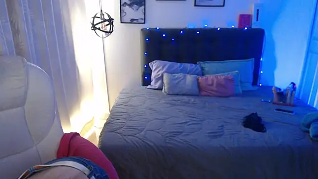 Rose Thompson1 online show from November 23, 2:06 pm