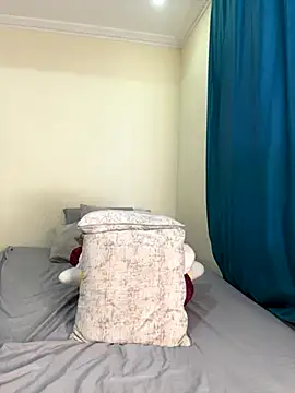 Ivelleee  online show from September 10, 11:05 pm