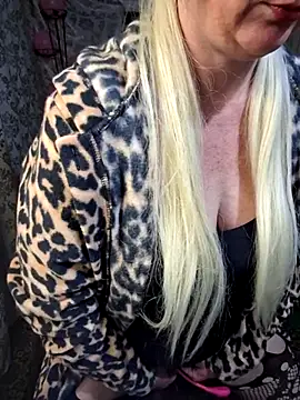 Snapshot of my_Kazka chatting on March 22, 5:41 pm my Kazka online show from March 22, 5:41 pm