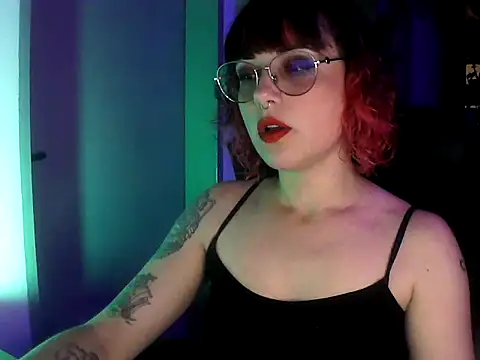 Snapshot of Acid_Girl_Ofc chatting on November 5, 3:39 am Acid Girl Ofc online show from November 5, 3:39 am