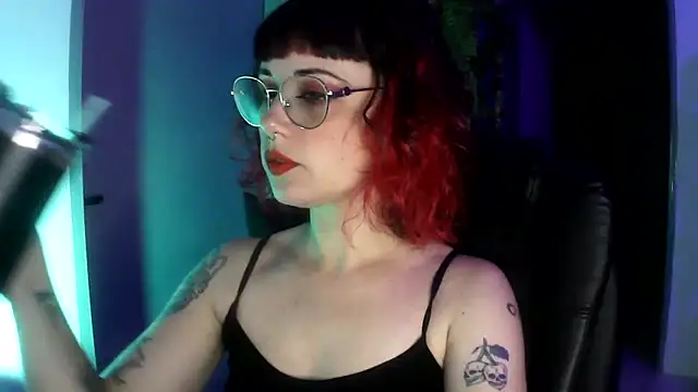 Snapshot of Acid_Girl_Ofc chatting on November 13, 3:38 am Acid Girl Ofc online show from November 13, 3:38 am