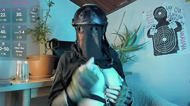 Snapshot of cos_operator chatting on October 12, 6:07 pm cos operator online show from October 12, 6:07 pm