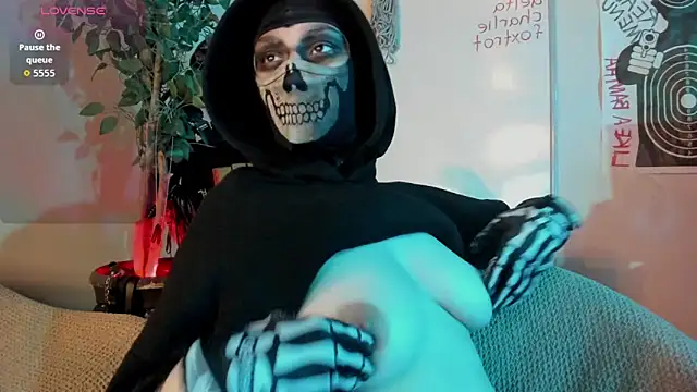 Snapshot of cos_operator chatting on November 7, 7:47 pm cos operator online show from November 7, 7:47 pm