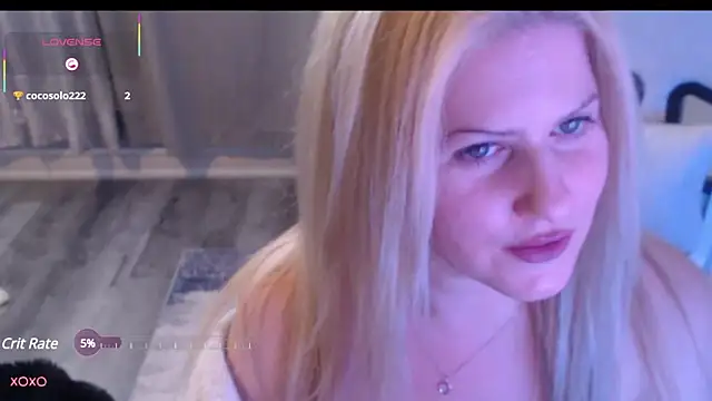 Snapshot of BellaStar84 chatting on March 13, 5:28 pm BellaStar84 online show from March 13, 5:28 pm