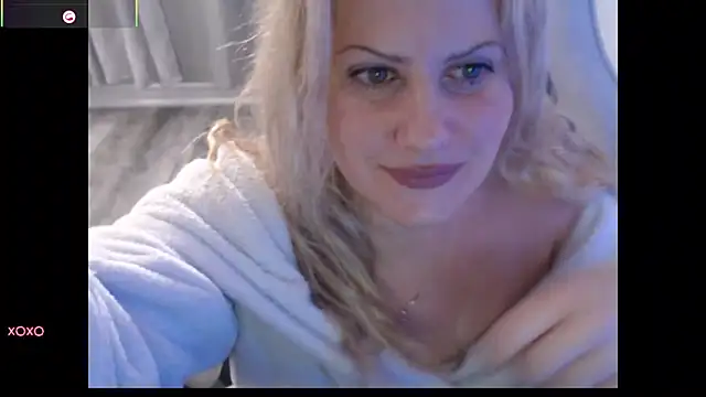 Snapshot of BellaStar84 chatting on March 21, 1:01 pm BellaStar84 online show from March 21, 1:01 pm