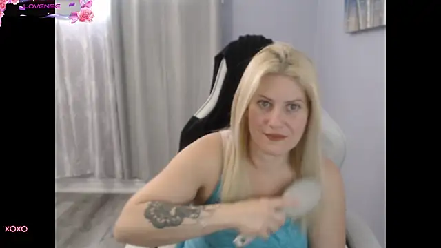 Snapshot of BellaStar84 chatting on September 18, 12:29 pm BellaStar84 online show from September 18, 12:29 pm