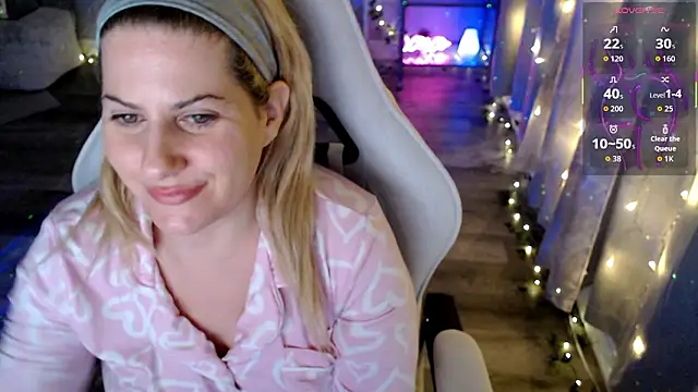 Snapshot of BellaStar84 chatting on March 3, 11:27 am BellaStar84 online show from March 3, 11:27 am