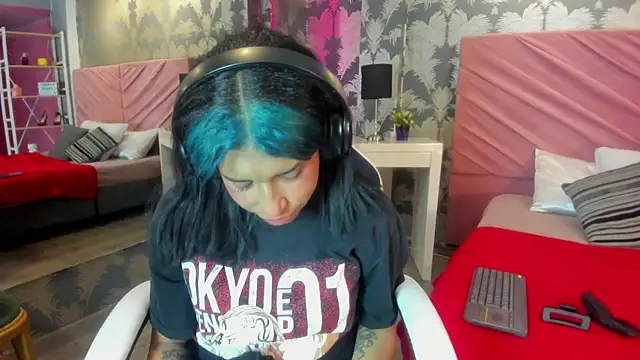 Snapshot of Karin_Ks chatting on October 28, 7:16 pm Karin Ks online show from October 28, 7:16 pm