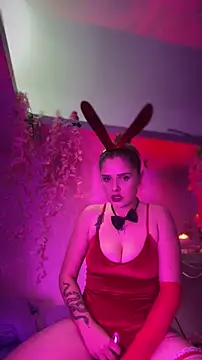 Snapshot of LoganPeny chatting on November 30, 11:25 am LoganPeny online show from November 30, 11:25 am