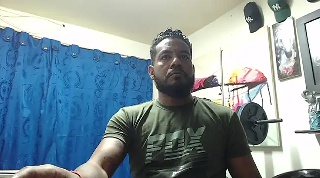 BladeFoxxx1 online show from March 12, 3:57 am