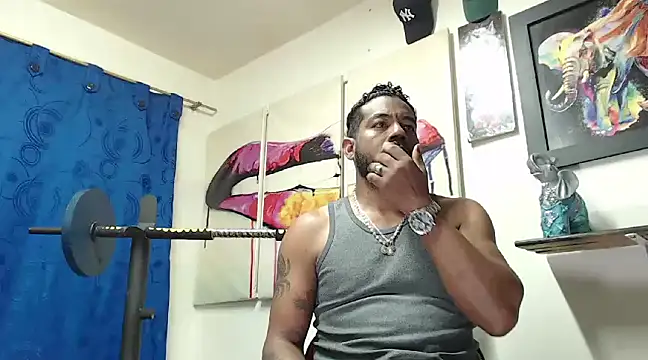 BladeFoxxx1 online show from March 19, 2:37 am