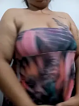 Snapshot of aliciaxm chatting on March 14, 3:15 am aliciaxm online show from March 14, 3:15 am