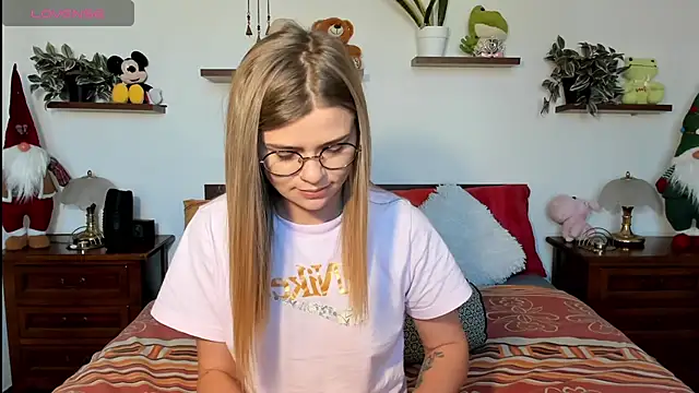 Snapshot of HaleyReedme chatting on January 7, 10:40 am HaleyReedme online show from January 7, 10:40 am