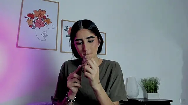 Snapshot of alana_111 chatting on September 26, 3:10 am alana 111 online show from September 26, 3:10 am