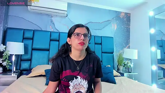 Snapshot of JulietSofia chatting on March 22, 2:58 pm JulietSofia online show from March 22, 2:58 pm