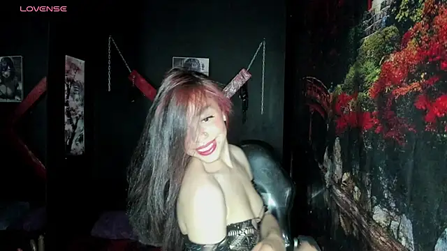 Snapshot of Tracy_KS chatting on November 7, 5:07 am Tracy KS online show from November 7, 5:07 am