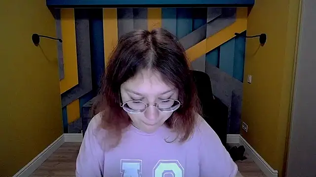 AngelinaLow online show from March 16, 6:31 am